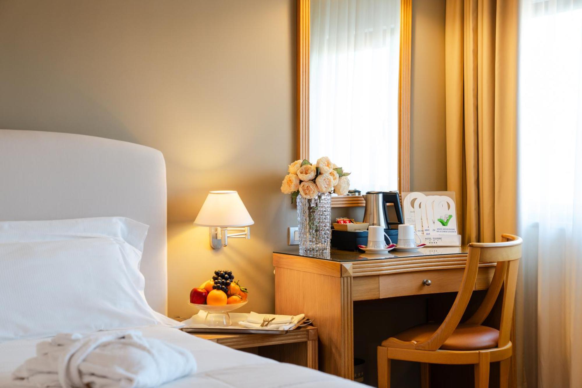 Hotel Touring Carpi Exteriör bild