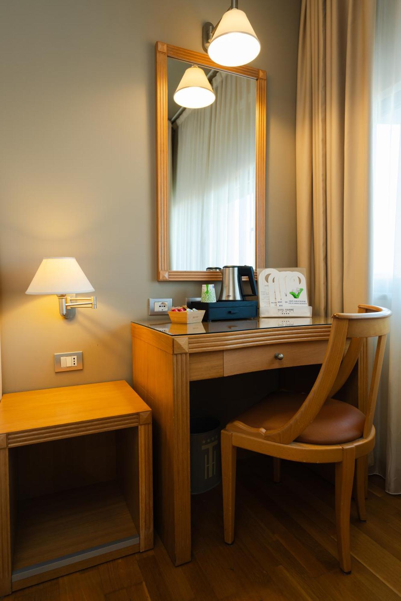 Hotel Touring Carpi Exteriör bild